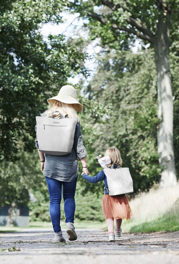 Done By Deer Sac à dos avec matelas à langer, noir