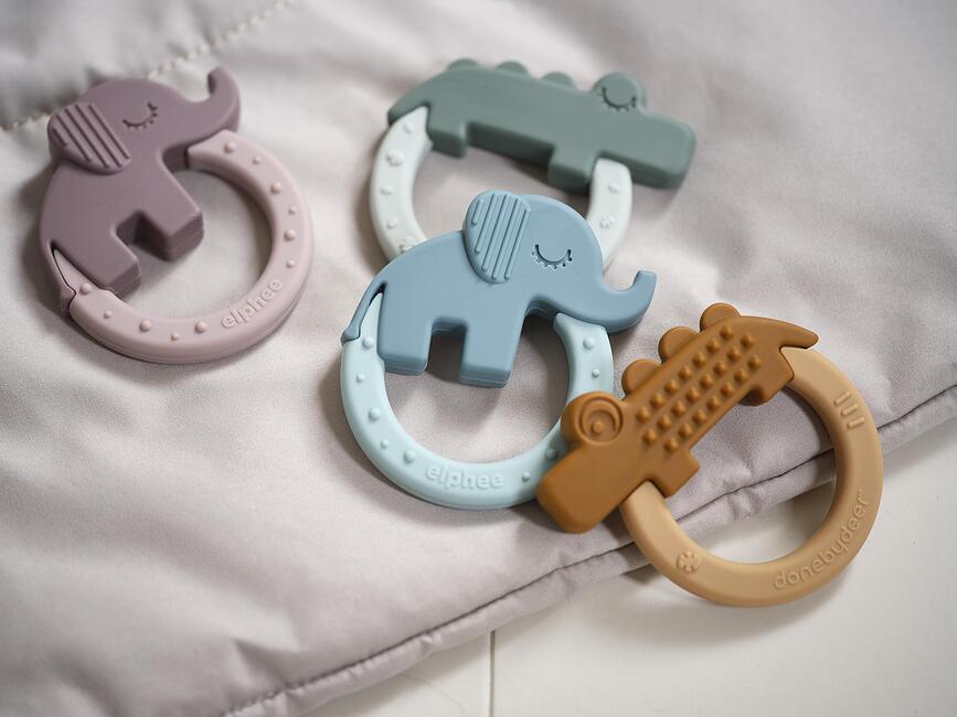 Mordedores Deer Friends Elphee & Croco, color arena y naranja, 2 unidades