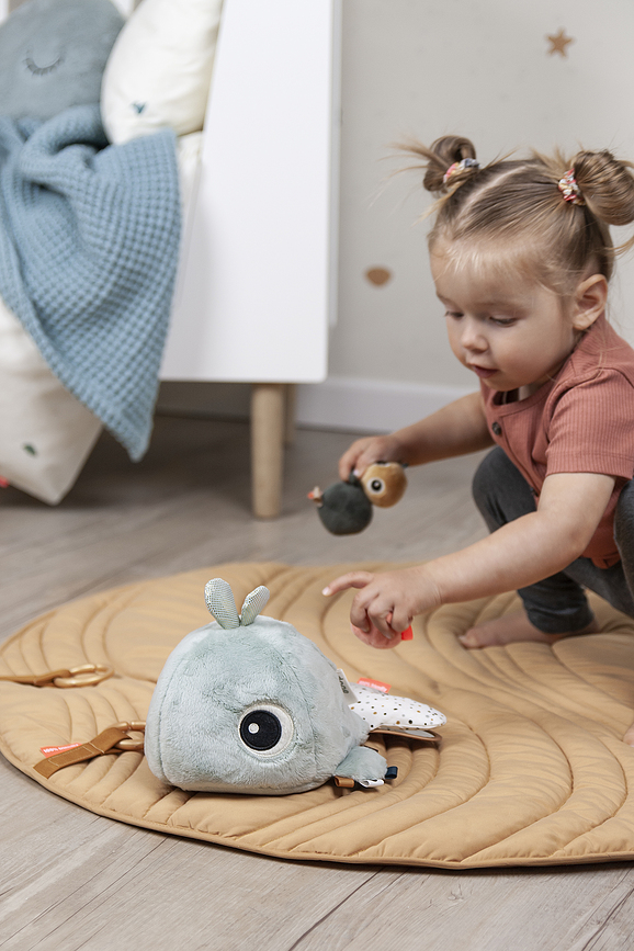 Sea Wally Interaktivna igrača kit, 4 kosi