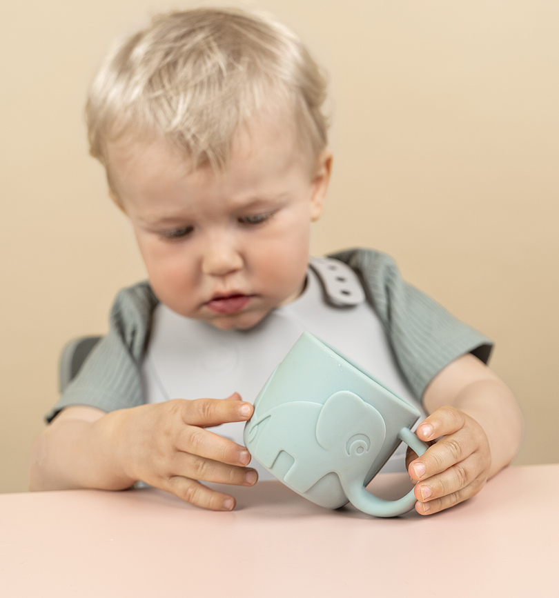 Taza de silicona Peekaboo Elphee, verde