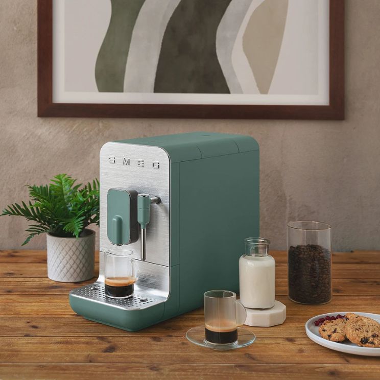 Machine à café SMEG dans une couleur extraordinaire, inspirée de la mer