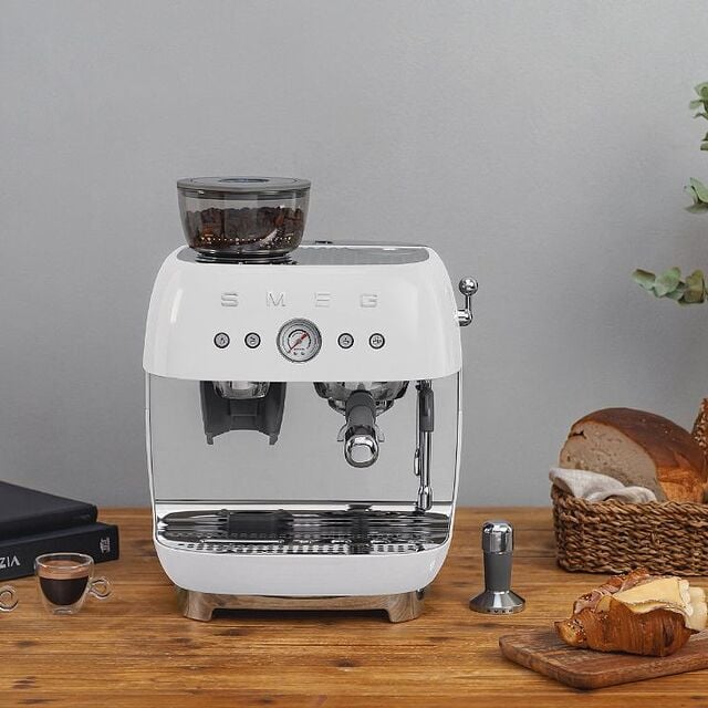 Machine à café SMEG garantissant un café délicieux chaque jour
