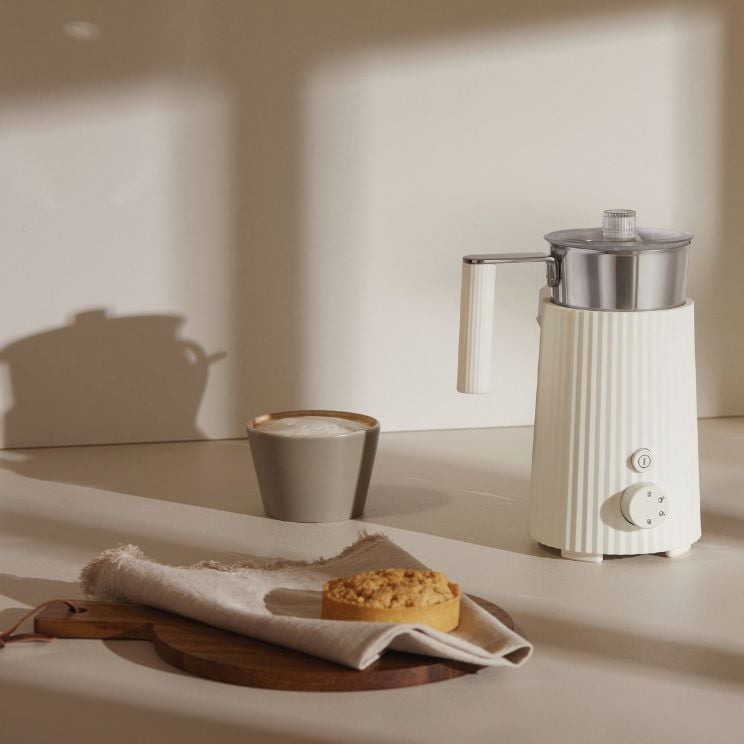 espumador de leche Alessi - calidad italiana