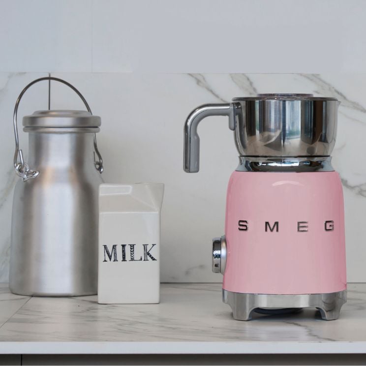 espumador de leche smeg rosa de EE. UU.