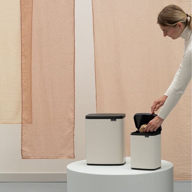 estilo moderno: cubos de basura de ba
o