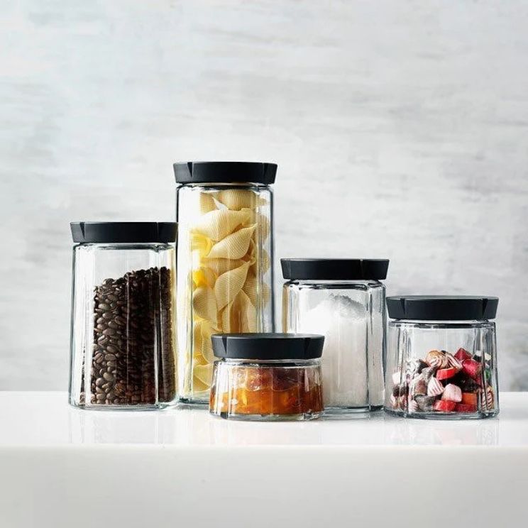 los recipientes de cocina de cristal son perfectos para guardar alimentos secos