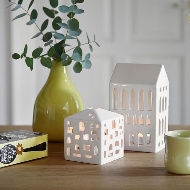 Lanternes en forme de maison de la marque Reader