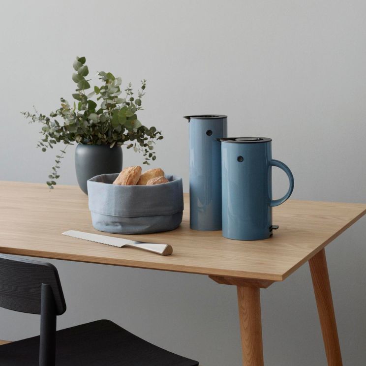 un sac à pain en tissu est une alternative à une boîte à pain en métal ou en bois