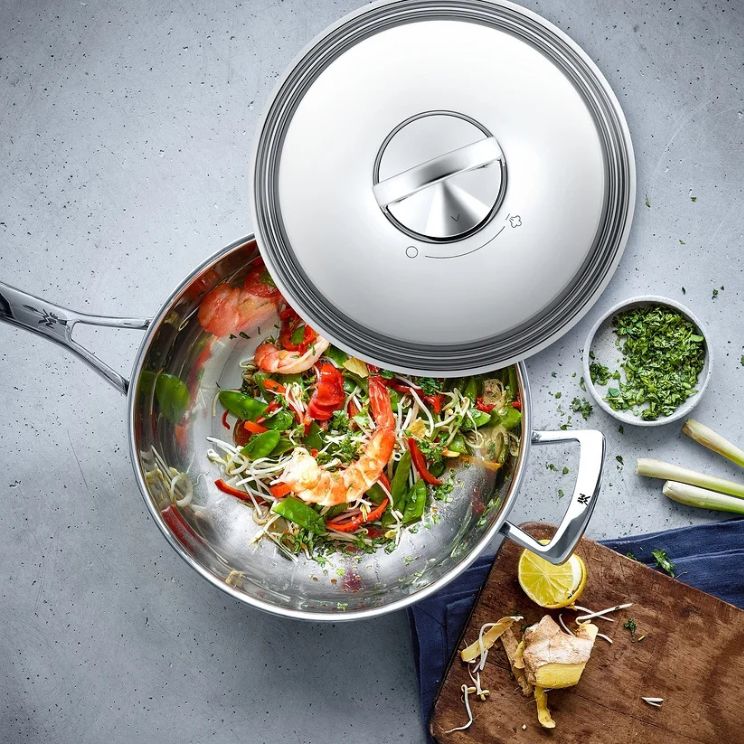 avec un entretien approprié, une poêle en céramique vous accompagnera pendant de nombreuses années