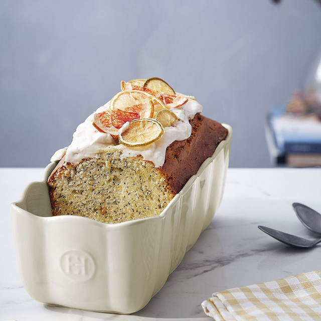 Molde para pan Emile Henry blanco con borde estriado