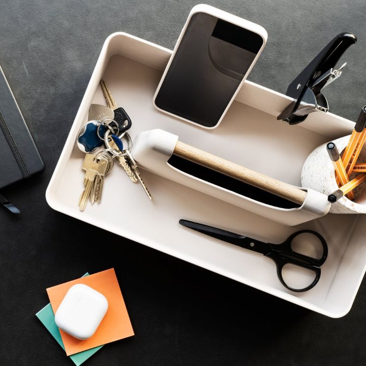 plateau à clés fonctionnel et autres petits objets