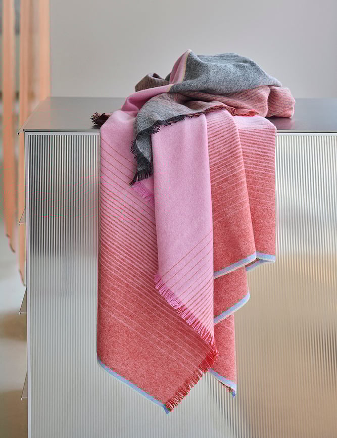 Carte Postale Deka 130 x 200 cm crveno-siva