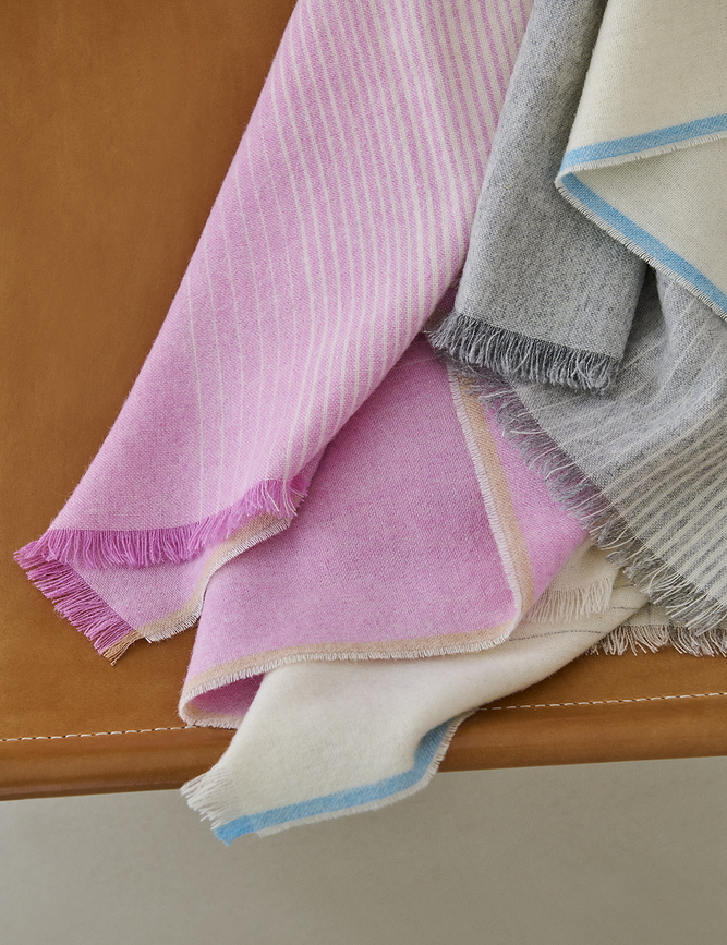 Carte Postale Plaid 130 x 200 cm, rouge et gris