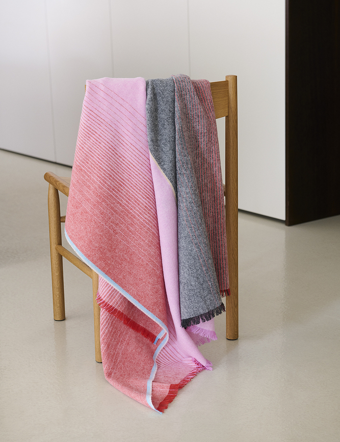 Carte Postale Plaid 130 x 200 cm, rouge et gris