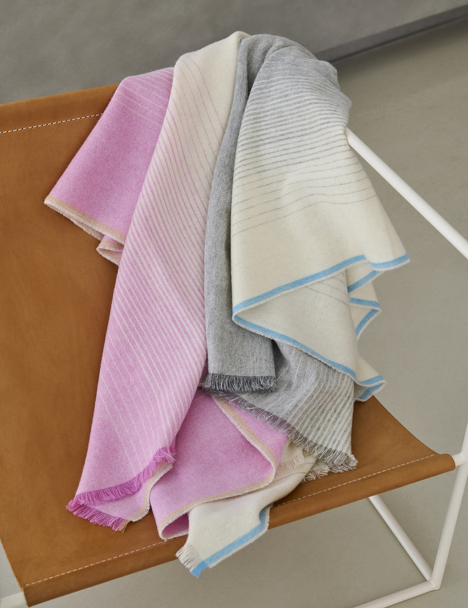 Manta Carte Postale, 130 x 200 cm, rojo y gris