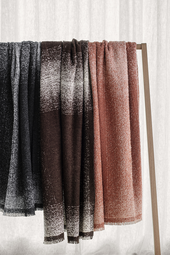 Vulcanic Odeja, 130 x 190 cm, temno siva