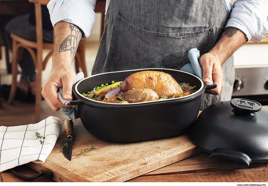 Delight Cocotte ovale 4,5 L, en céramique, noire