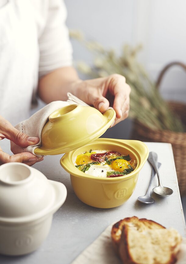 Emile Henry Ramekin za jajca, 300 ml, rumen
