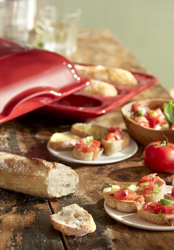 Emile Henry Moule à Baguettes, rouge