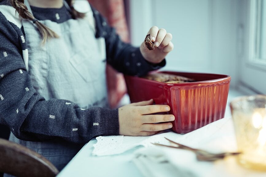 Emile Henry Pekač za kolače, 31 cm, rdeč