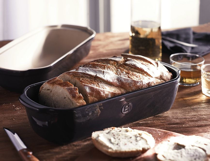 Emile Henry Pekač za kruh, 4,5 l, rdeč