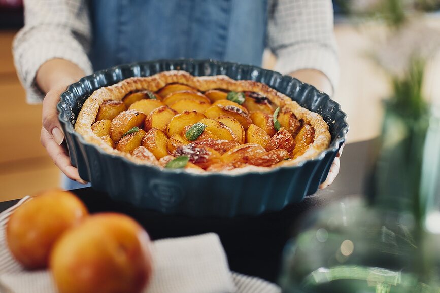 Emile Henry Pekač za tarte, 24 cm, rdeč, keramičen