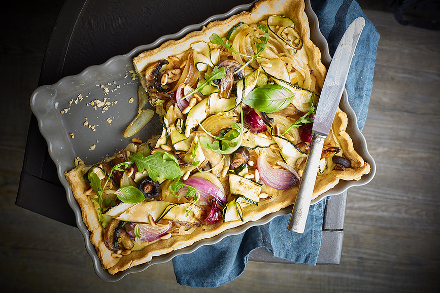 Emile Henry Pekač za tarte globok, 24 x 34 cm, krem, keramičen