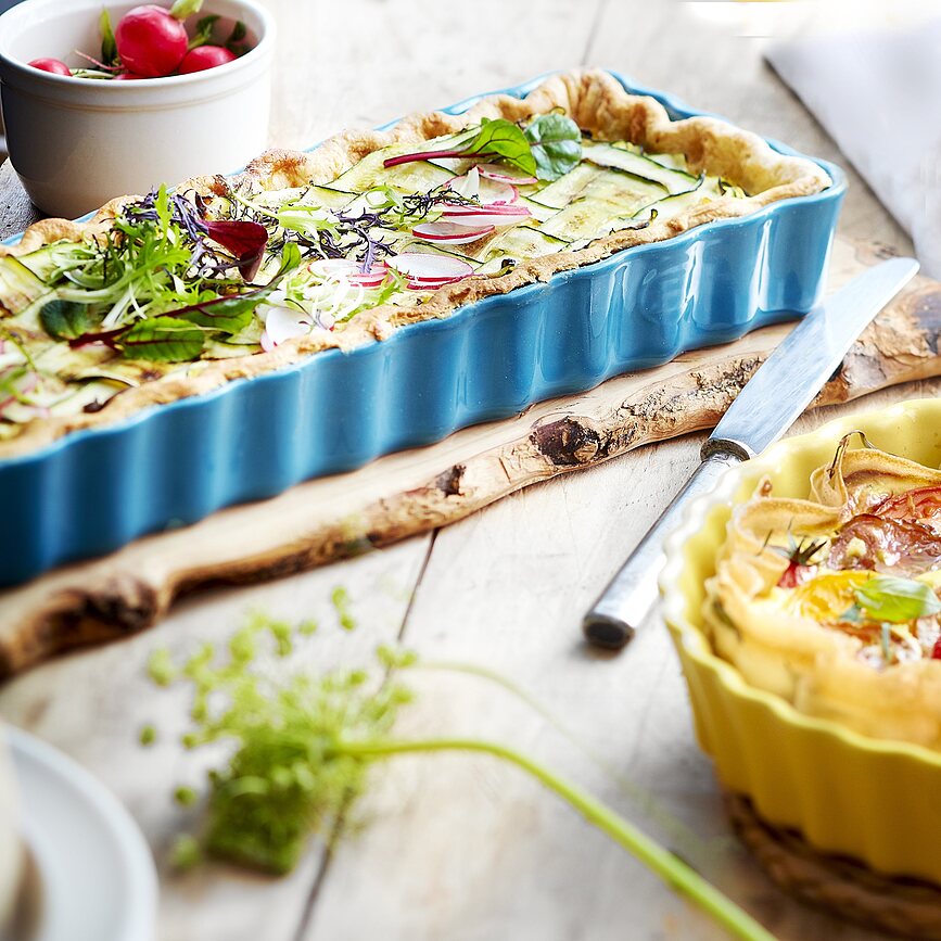 Emile Henry Pekač za pito keramičen, 15 x 36 cm, rdeč