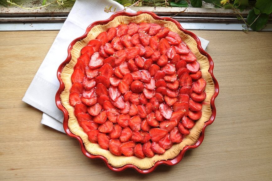 Molde para Tarta con volante Emile Henry, 33 cm, color crema