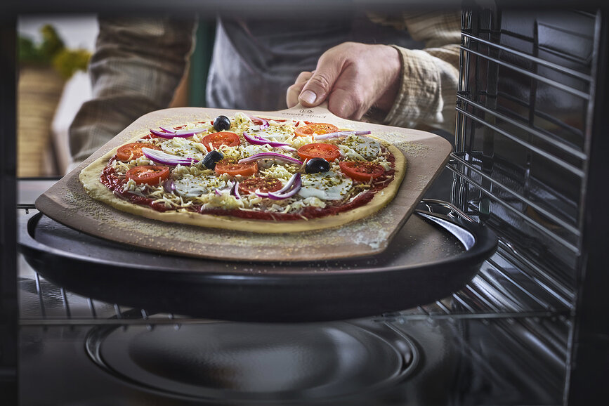 Teglia da forno per pizza Emile Henry, nera