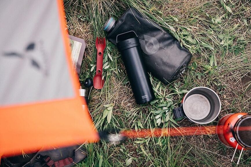 Cafetera de viaje Espro Ultralight P0, blanca