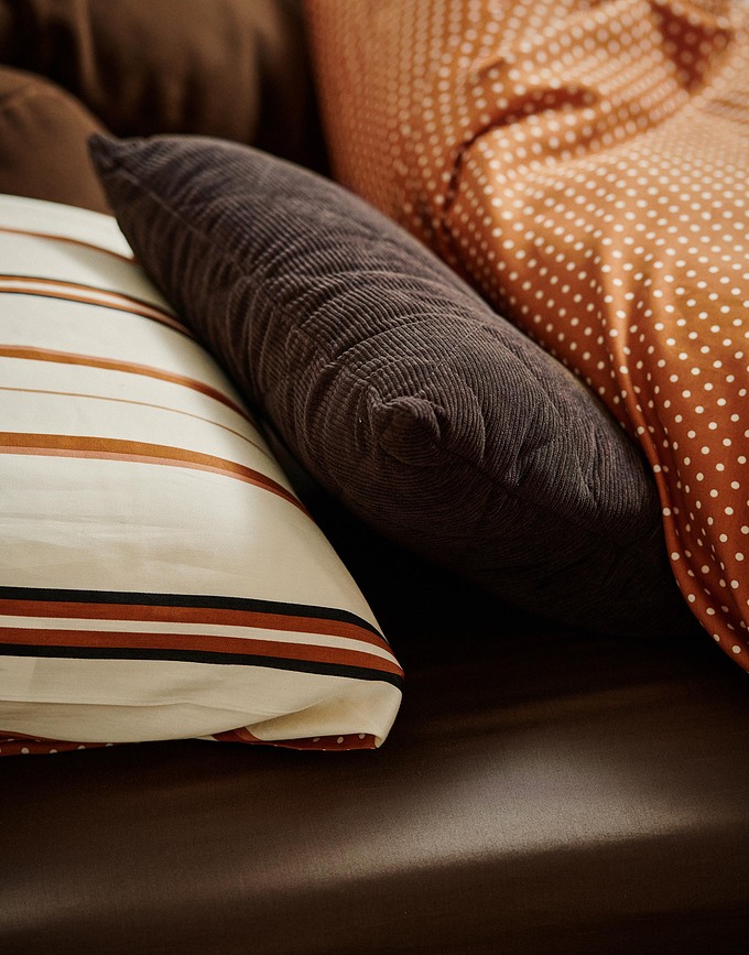 Billie Blazina, pudrasto roza