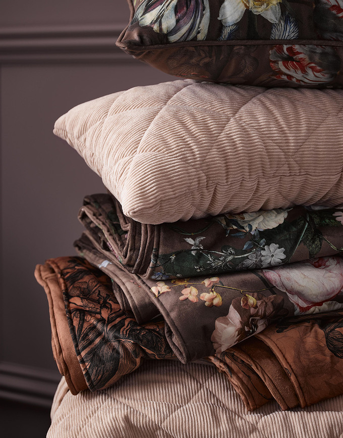 Billie Coussin, bleu marine foncé