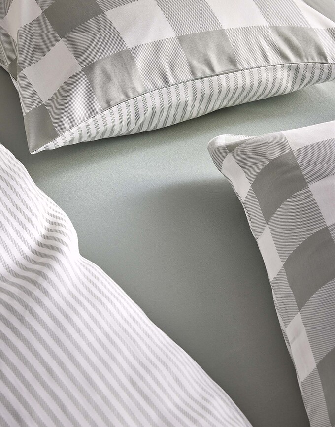 Chess Σετ Παπλωματοθήκης κλείσιμο με φάκελο, 200 x 220 εκ., λευκό-ανοιχτό πράσινο, με 2 μαξιλαροθήκες 60 x 70 εκ.