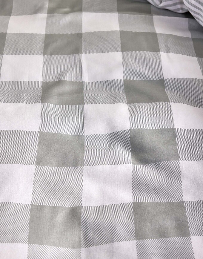 Chess Σετ Παπλωματοθήκης κλείσιμο με φάκελο, 200 x 220 εκ., λευκό-ανοιχτό πράσινο, με 2 μαξιλαροθήκες 60 x 70 εκ.