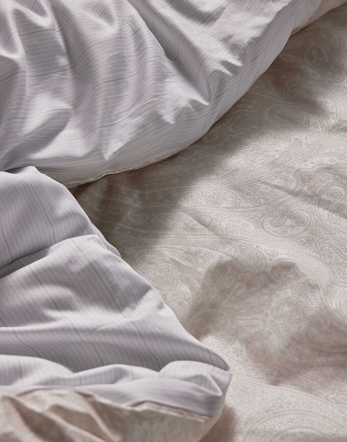 Fabrice Posteljnina, 140 x 200 cm, kremna, s prevleko za vzglavnik 70 x 90 cm, zapiranje na zadrgo