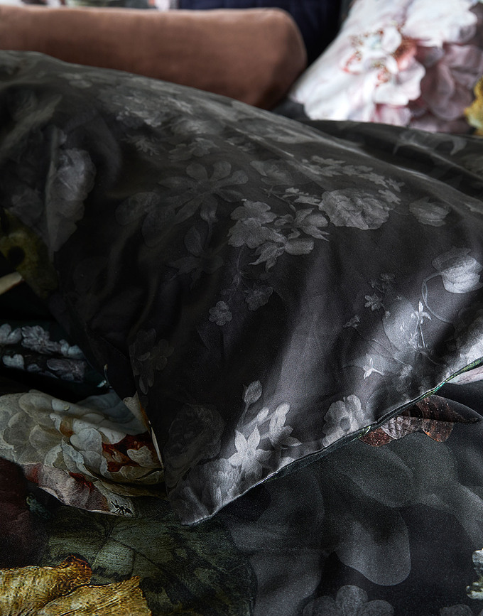 Fleur Festive Σετ Παπλωματοθήκη, 200 x 220 cm, μαύρη, με 2 μαξιλαροθήκες 60 x 70 cm, κλείσιμο φάκελος