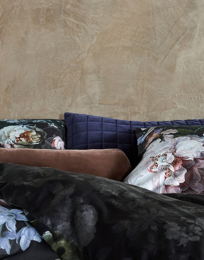 Fleur Festive Posteljina crna 200 x 220 cm na preklop s 2 jastučnice 60 x 70 cm