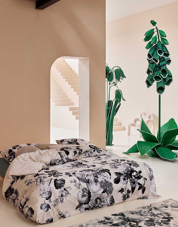 Floor Posteljina kremasto-crna 240x220 cm s 2 jastučnice 60x70 cm sa zatvaračem