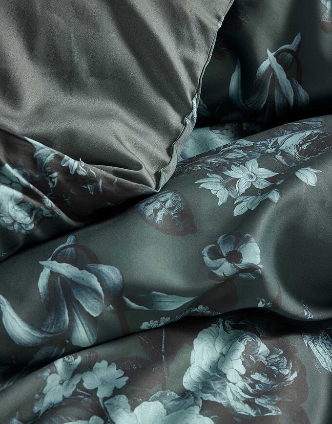 Florice Posteljnina, 260 x 220 cm, temno zelena, z 2 prevlekama za vzglavnik 60 x 70 cm, zapiranje na preklop