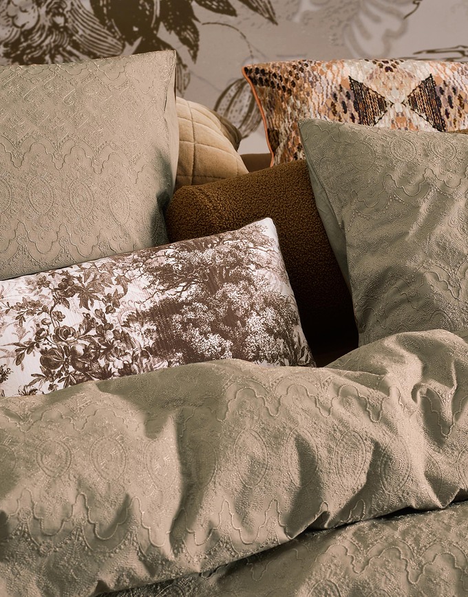 Juego de Funda Nórdica Rhodes, 240 x 220 cm, color café, con 2 fundas de almohada 60 x 70 cm, cierre de solapa