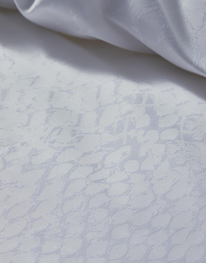 Gilian Posteljina bijela 200x220 cm s 2 jastučnice 60x70 cm preklop