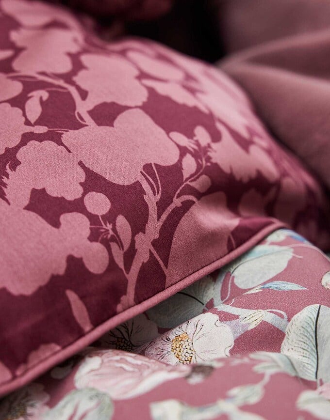 Juego de Cama Aleste, 200 x 200 cm, roja, con 2 fundas de almohada 80 x 80 cm, cierre de solapa