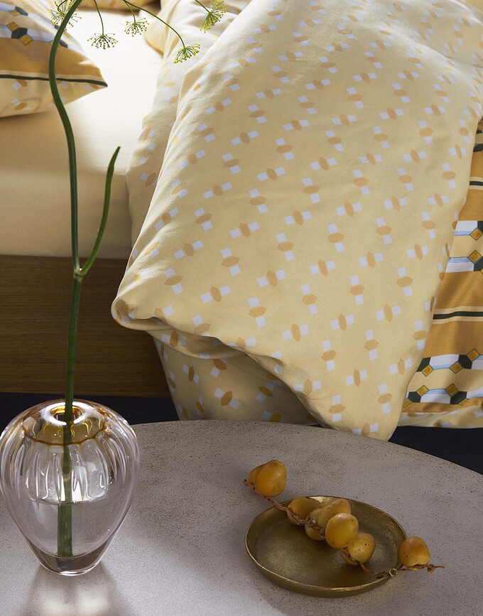 Funda Nórdica Iva, 260 x 220 cm, ocre, cierre tipo solapa, con 2 fundas de almohada 60 x 70 cm