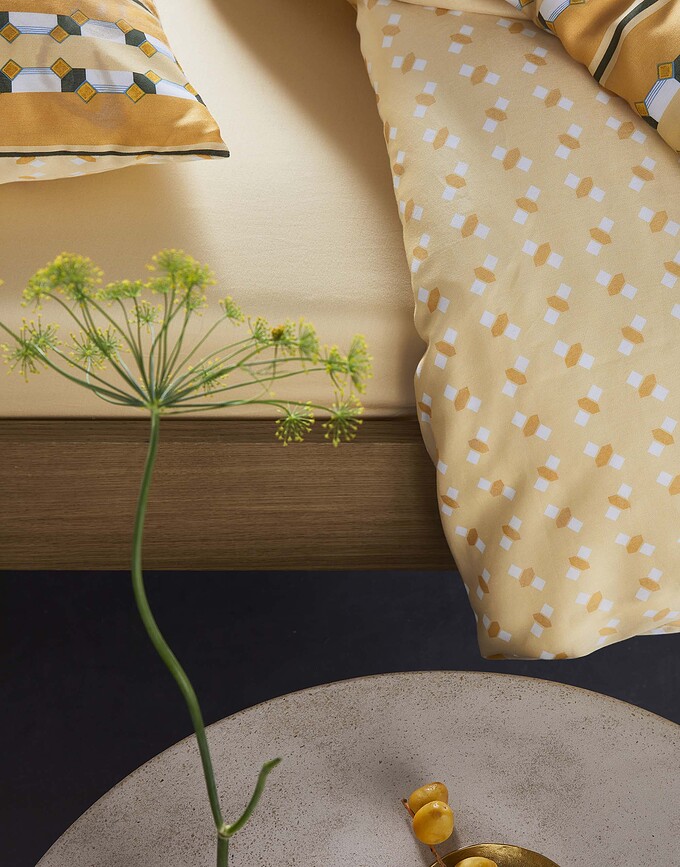 Funda Nórdica Iva, 260 x 220 cm, ocre, cierre tipo solapa, con 2 fundas de almohada 60 x 70 cm