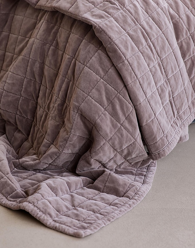 Julia Κουβερλί, 220 x 265 cm, βιολετί