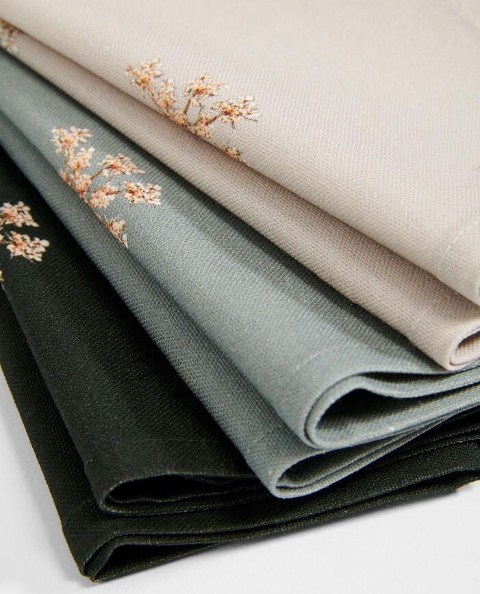 Lauren Servieta, 45 x 45 cm, zelena