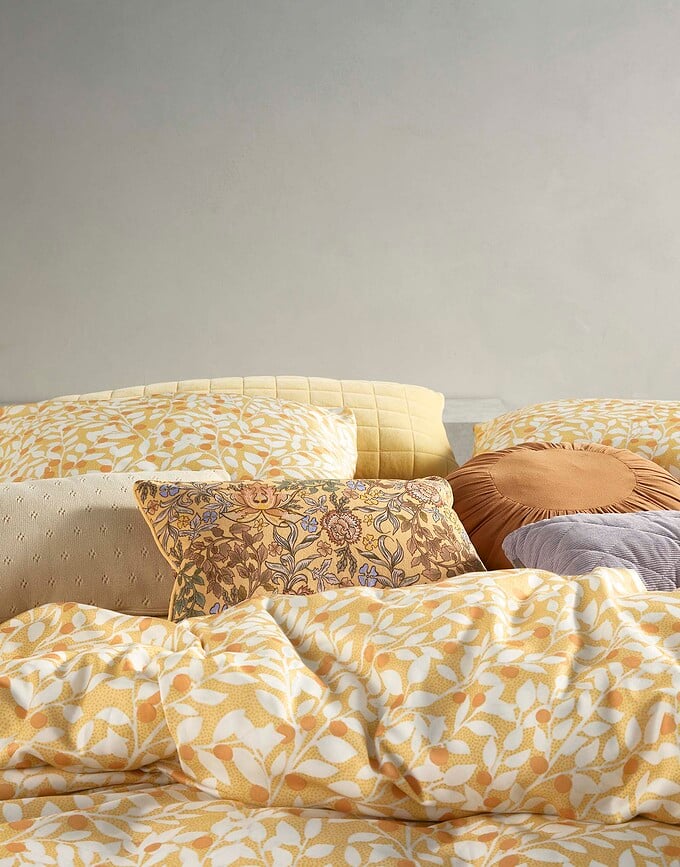 Lenthe Posteljina žuta 260 x 220 cm s 2 jastučnice 60 x 70 cm preklopno zatvaranje