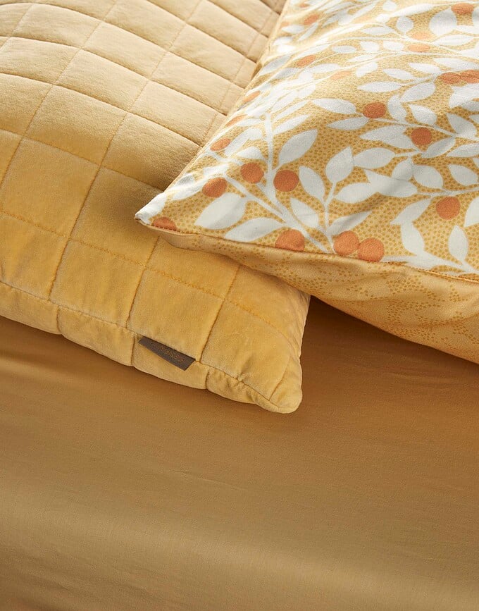 Lenthe Posteljina žuta 260 x 220 cm s 2 jastučnice 60 x 70 cm preklopno zatvaranje