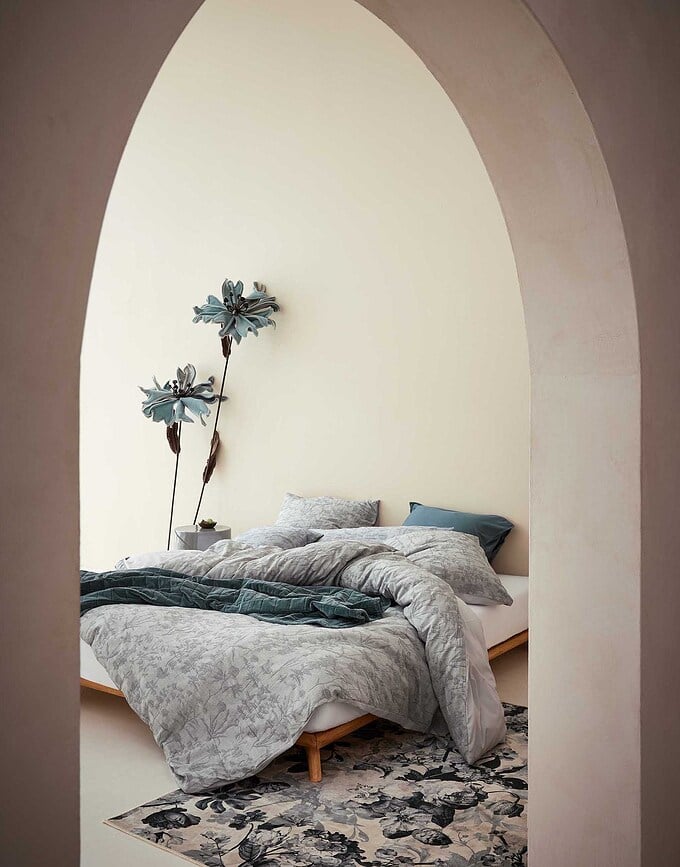 Maribel Posteljina 240x220 cm siva s 2 jastučnice 60x70 cm s preklopom